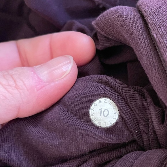 Women’s Lululemon Get Going Jogger Black Cherry color size 10 - Picture 6 of 6